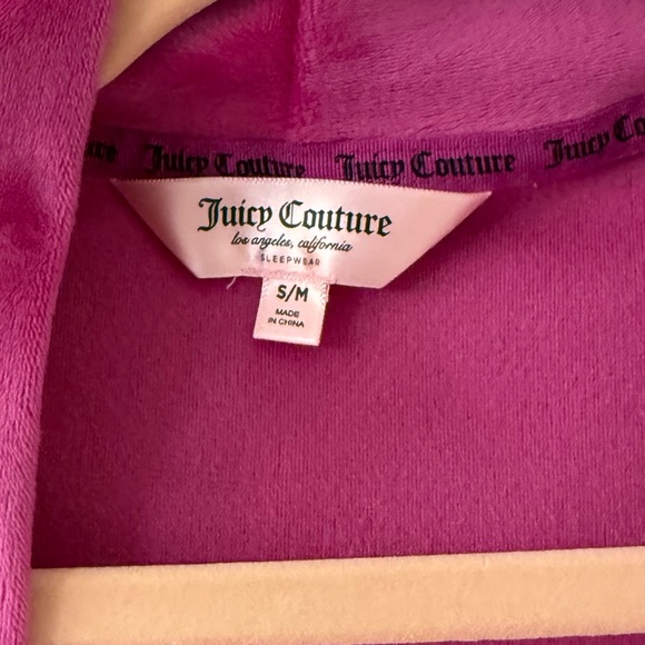 🩷Pink Velvet JUICY Robe w/ Sparkly Bling Glitter Letters size small medium - Picture 2 of 7